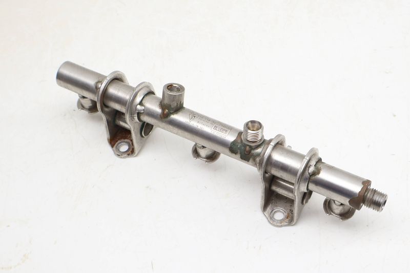 Fuel Rail 94611011800 — Used (SKU 700374)