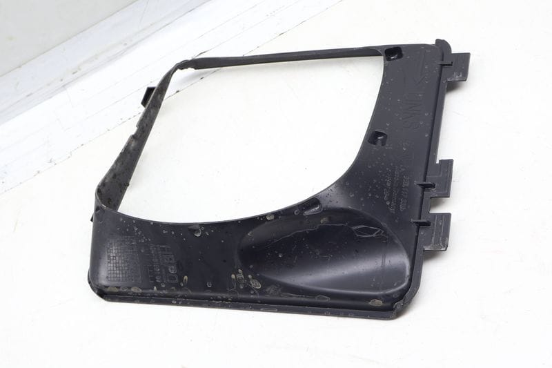 Radiator Air Guide / Duct 95B117339 — Used (SKU 700574)