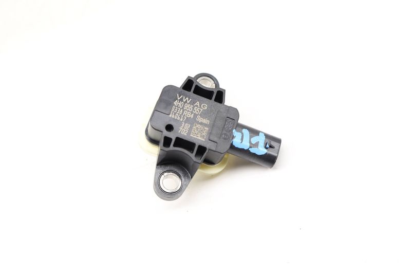 Center Impact / Crash Sensor 4H0955557 — Used (SKU 517274)