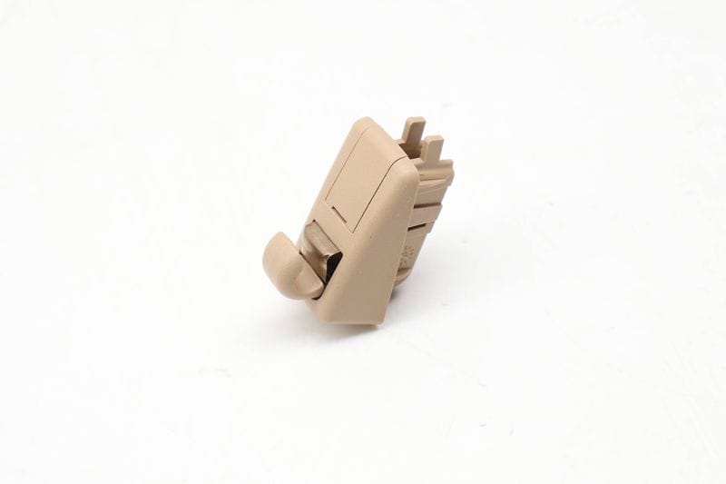 Sun Visor Clip / Bracket 95B857561 — Used (SKU 628949)