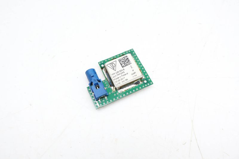 Navigation GPS Antenna 7PP035504B — Used (SKU 700040)