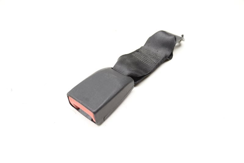 Center Seat Belt Buckle / Receiver 95B857740 — Used (SKU 495586)