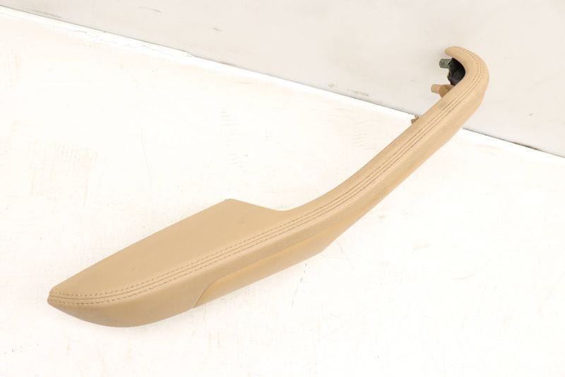 Door Panel Armrest / Arm Rest 95B867373 — Used (SKU 517020)