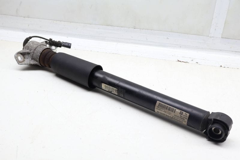 Strut / Shock Absorber 95B513035F — Used (SKU 700566)