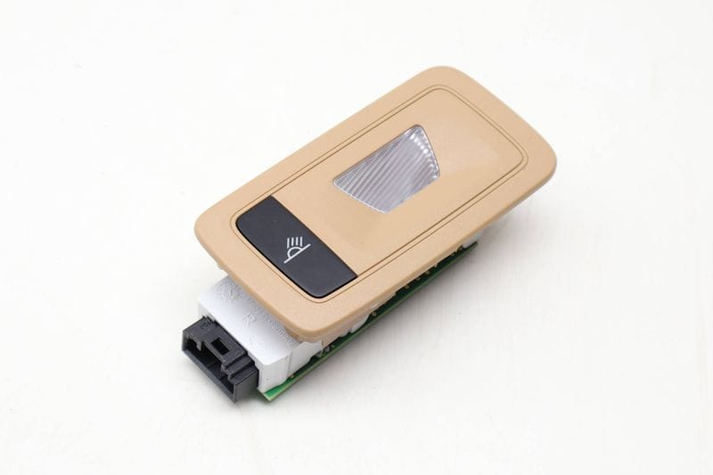 Dome Reading Light 95B947304 — Used (SKU 628951)