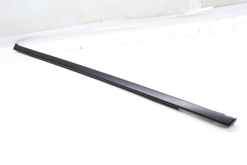 Exterior Door Molding / Trim 95B839476B — Used (SKU 664305)