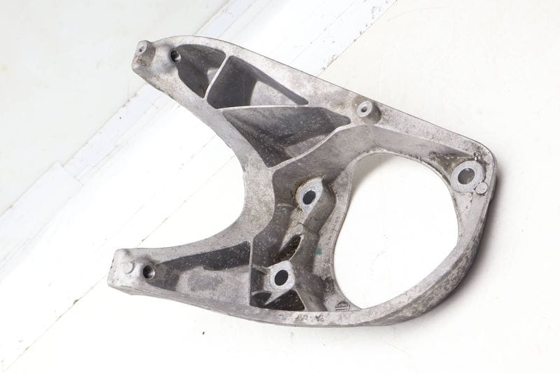 Engine Mount Bracket 95B399332B — Used (SKU 700536)
