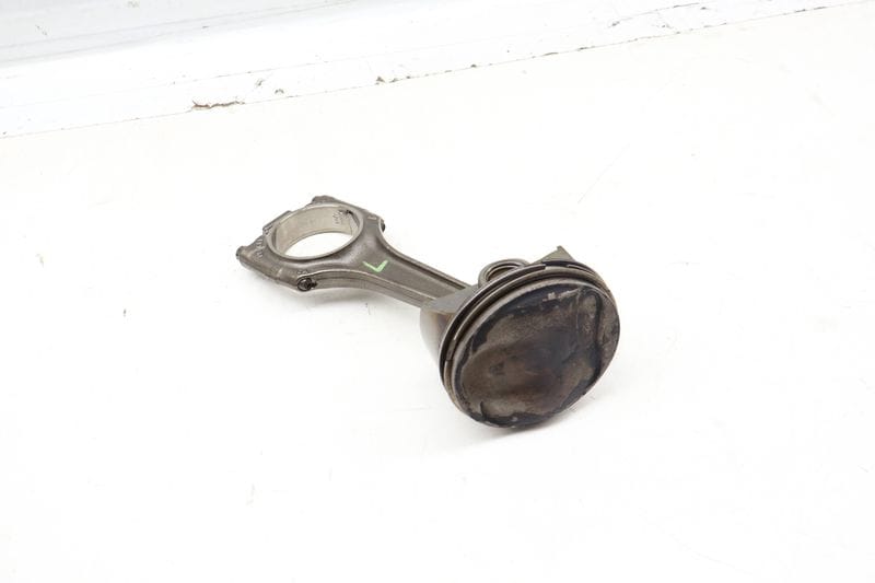 Piston w/ Connecting Rod 94610306152 — Used (SKU 700649)
