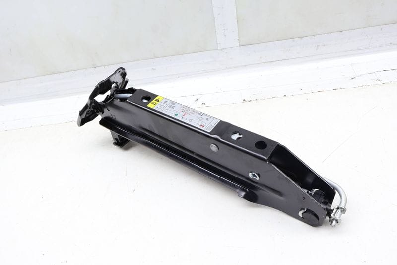 Scissor Jack 7P0011031G — Used (SKU 700502)
