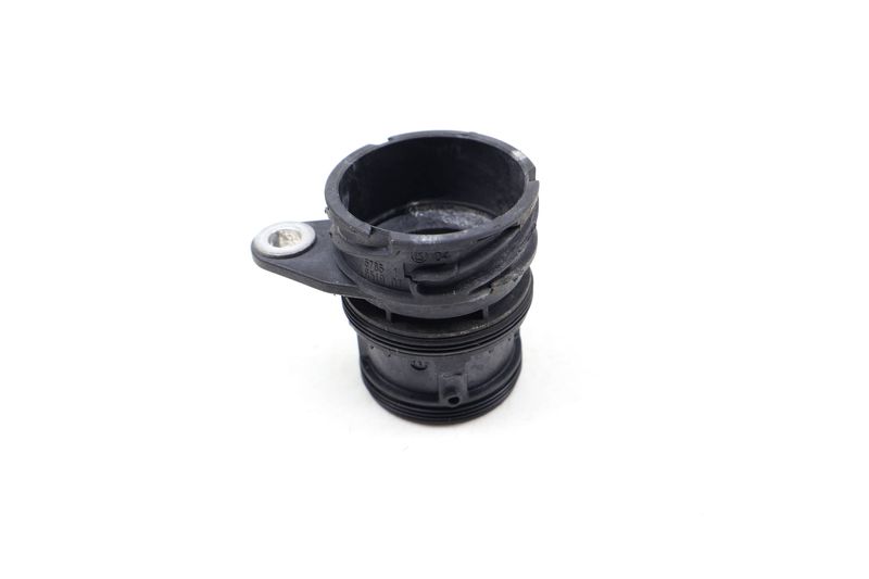 Transmission Sleeve / Hose Connector 0B5325571 — Used (SKU 664501)