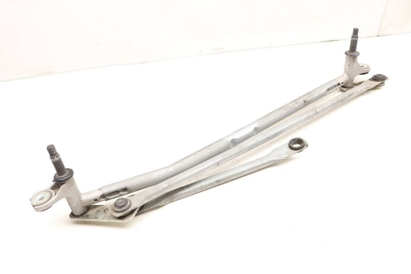 Windshield Wiper Transmission / Bracket 95B955023C — Used (SKU 517199)
