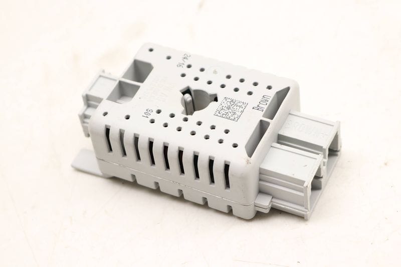 AM Radio Frequency Filter 5Q0035570 — Used (SKU 488378)