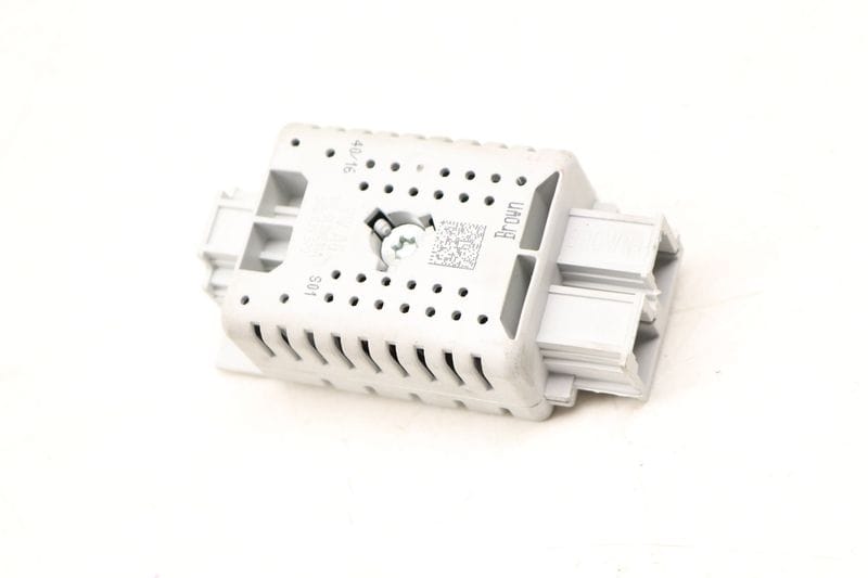 AM Radio Frequency Filter 5Q0035570 — Used (SKU 516345)