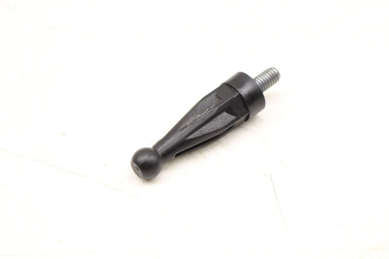 Engine Cover Ball Pin WHT005404 — Used (SKU 534521)