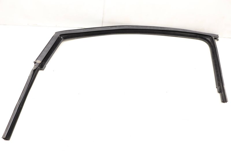 Door Window Glass Channel / Seal 5GM837431 — Used (SKU 516497)