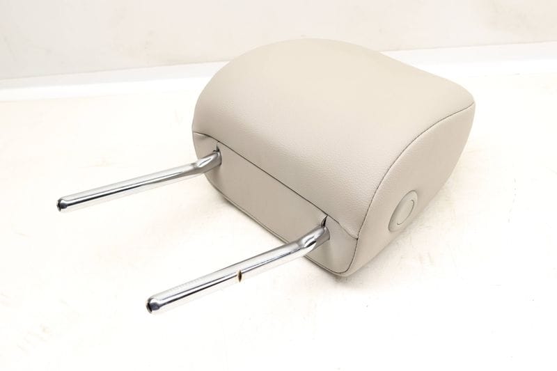 Seat Headrest / Head Rest 5GM881903C — Used (SKU 533960)