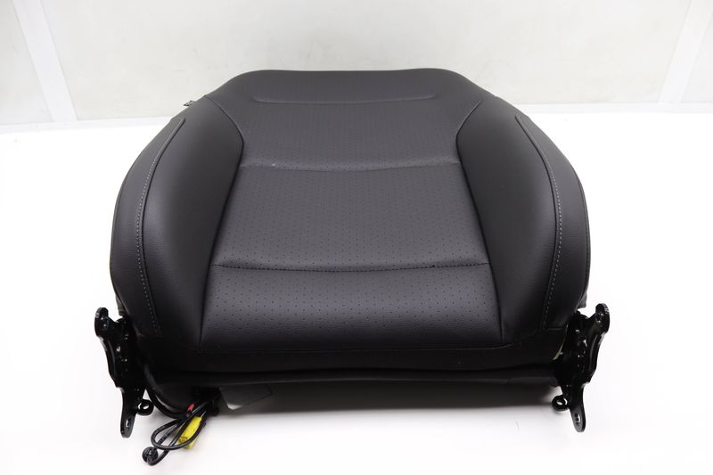 Upper Seat Backrest Cushion Assembly 5GM881806AG — Used (SKU 569556)