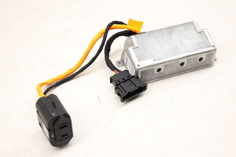 Power Outlet Inverter 5Q0907155A — Used (SKU 534233)