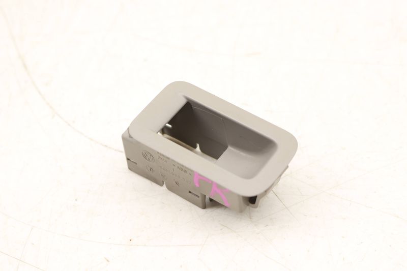 Window Switch Trim 5GM868345 — Used (SKU 534018)