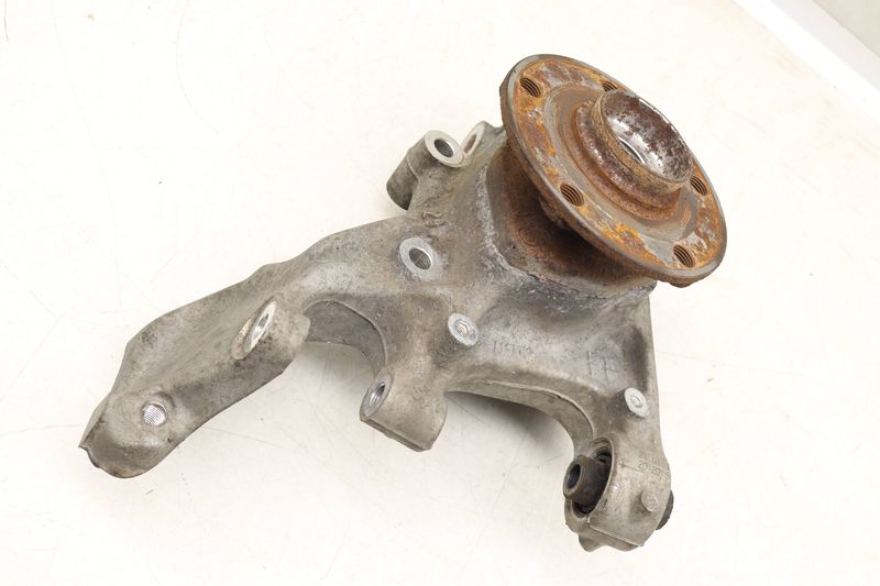 Spindle Knuckle w/ Wheel Bearing 5Q0505435J — Used (SKU 534332)