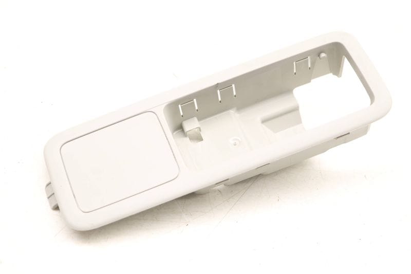 Dome Reading Light 5G9861303B — Used (SKU 516358)