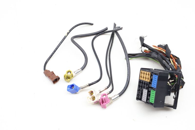 Bluetooth / SD / CD Control Unit Wiring Connector / Pigtail Set — Used (SKU 628138)