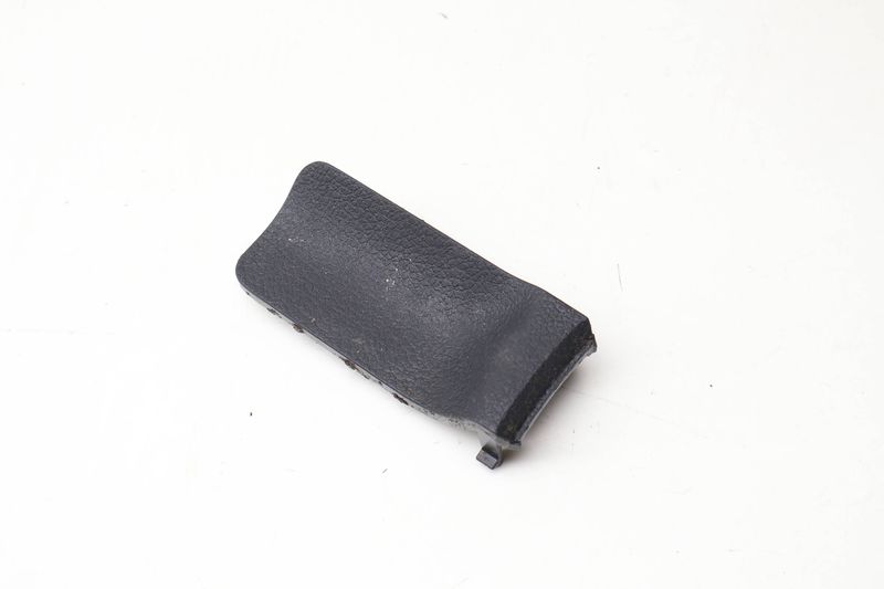 Center Console Cover / Cap 5GM863739 — Used (SKU 627964)