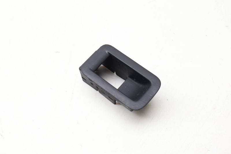 Window Switch Trim 5GM868345 — Used (SKU 627954)