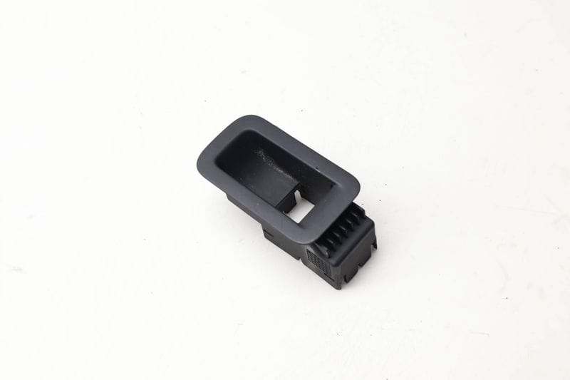 Window Switch Trim 5GM868345 — Used (SKU 627955)