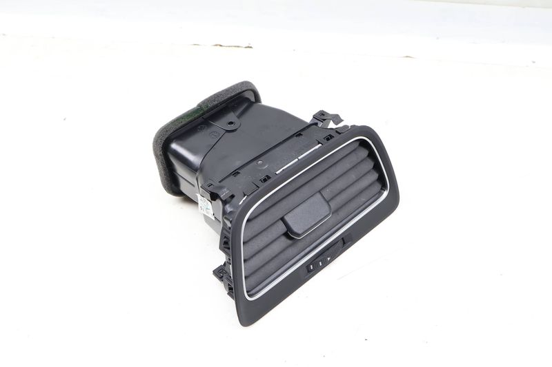 Dash Air Vent 5GM819704A — Used (SKU 633179)