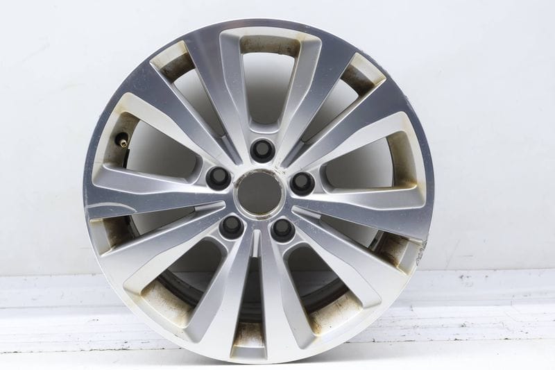 16" Inch Alloy Rim / Wheel (TORONTO) 5G0601025L — Used (SKU 726259)