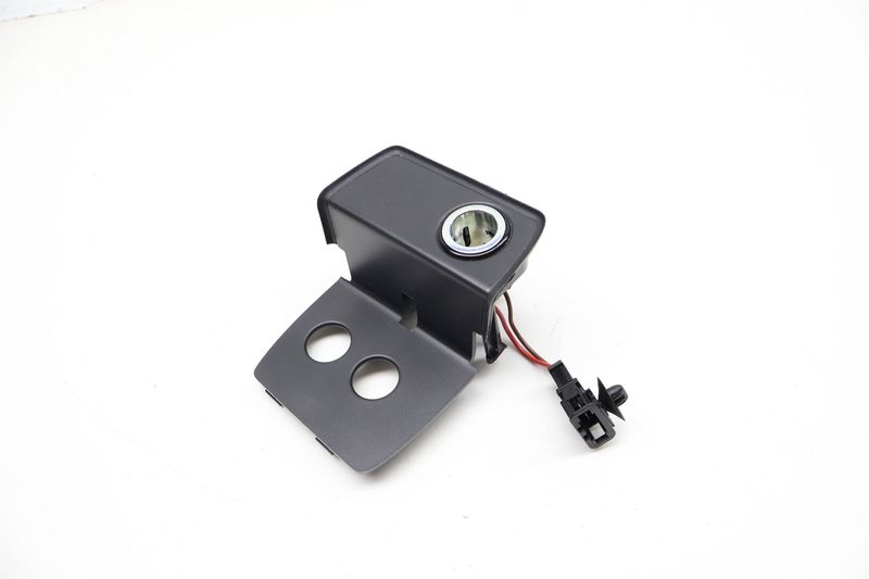 Center Console Power Outlet / Trim 5GM864880B — Used (SKU 725752)
