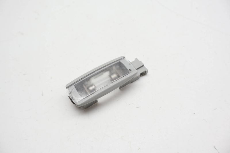 Sun Visor Vanity Overhead Light 1K0947109 — Used (SKU 725781)