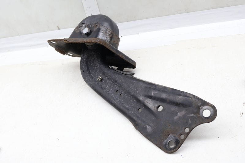 Lower Control / Trailing Arm 5QM505225 — Used (SKU 661065)