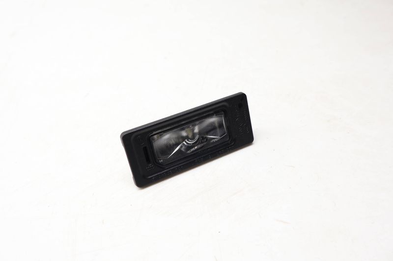 License Plate Light 5NA943021 — Used (SKU 725892)