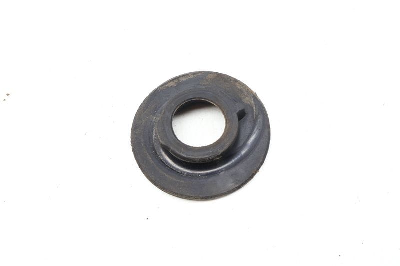Lower Spring Rubber Mount 5Q0512297D — Used (SKU 661012)