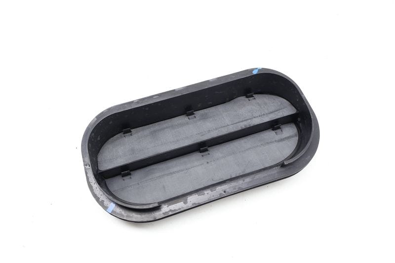 Quarter Panel Air Pressure Relief Vent / Grille 6R0819465A — Used (SKU 726060)