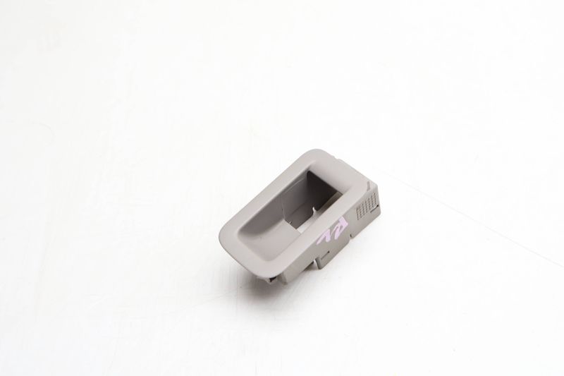 Window Switch Trim 5GM868345 — Used (SKU 660804)