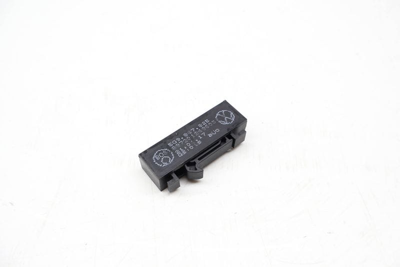 Trunk Boot Lining Latch 5G9867825 — Used (SKU 725810)