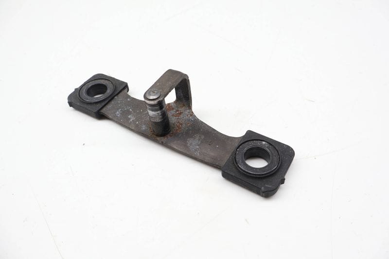 Trunk Latch Striker Plate 5G0827517D — Used (SKU 725919)
