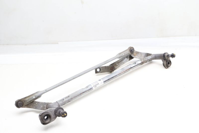 Windshield Wiper Transmission / Bracket 5GM955023 — Used (SKU 660959)