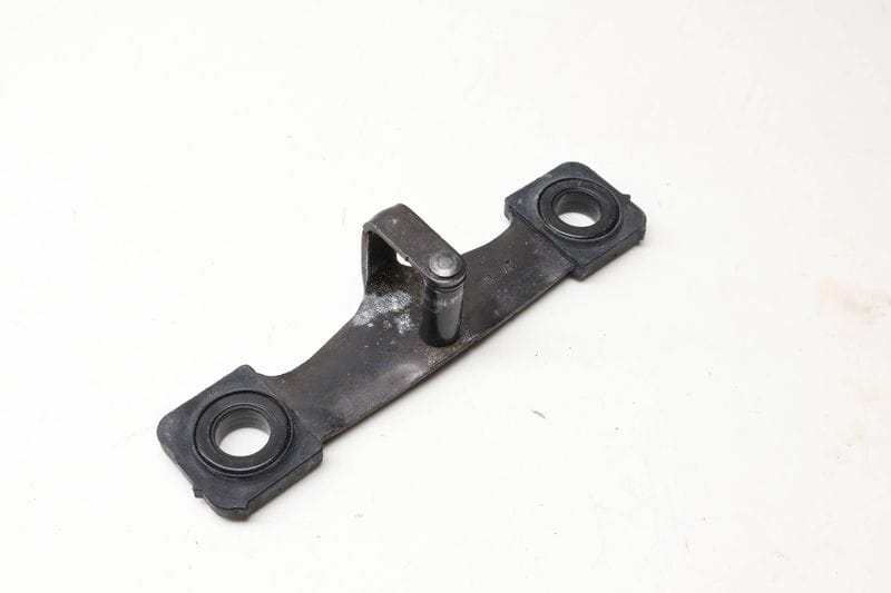 Trunk Latch Striker Plate 5G0827517D — Used (SKU 628039)