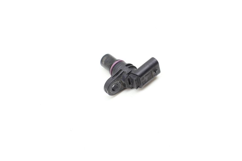 Cam / Camshaft Position Sensor 04C907601 — Used (SKU 636366)