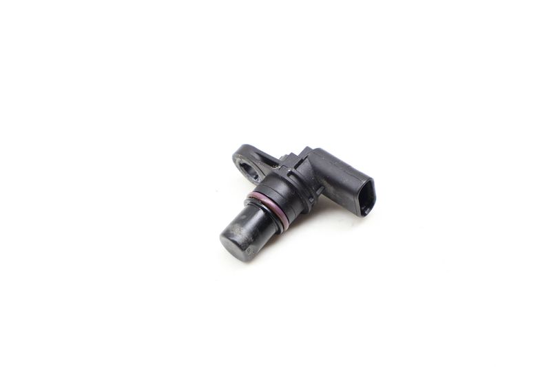 Cam / Camshaft Position Sensor 04C907601 — Used (SKU 636367)