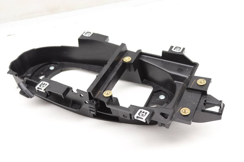 Center Console Mount Bracket 8W1863531A — Used (SKU 591658)