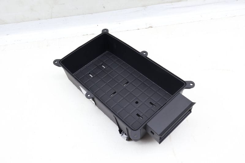 Center Console Storage Bin / Tray 8W0864981 — Used (SKU 636109)