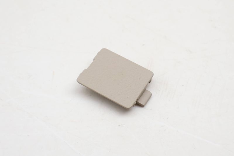 Center Console Screw Cap / Cover 8W0863274 — Used (SKU 636334)