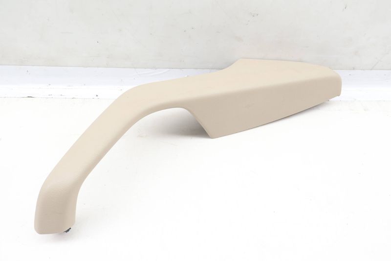 Door Panel Pull / Armrest 8W0867373 — Used (SKU 636165)