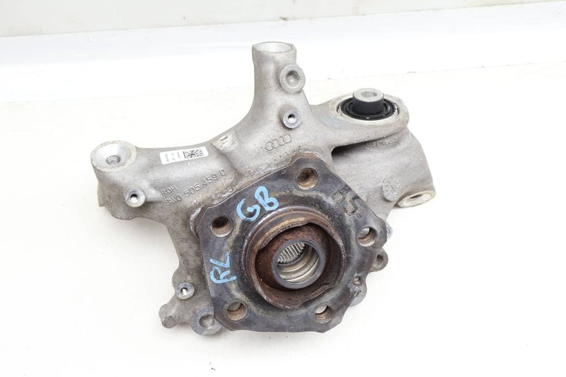 Spindle Knuckle w/ Wheel Bearing 8W0505431Q — Used (SKU 636412)