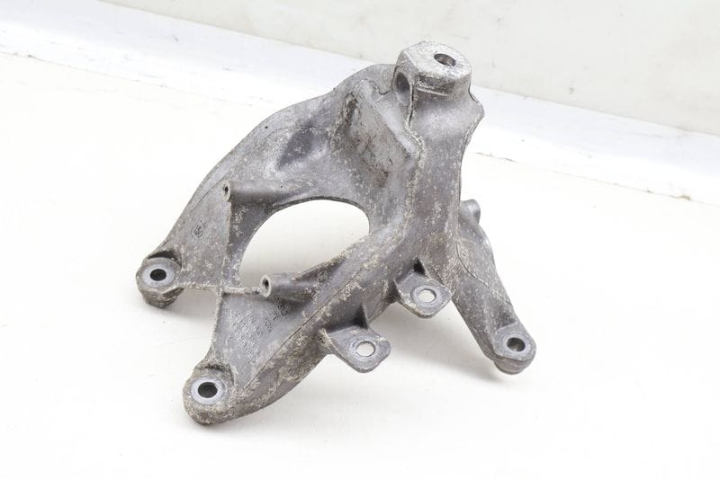 Engine / Motor Mount Bracket 4M0199308BL — Used (SKU 636402)